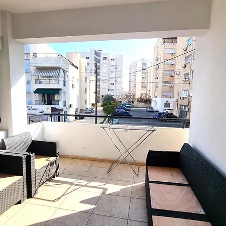 דירה 5 Min Walk To Beach, Perfect Seaside Escape לרנקה