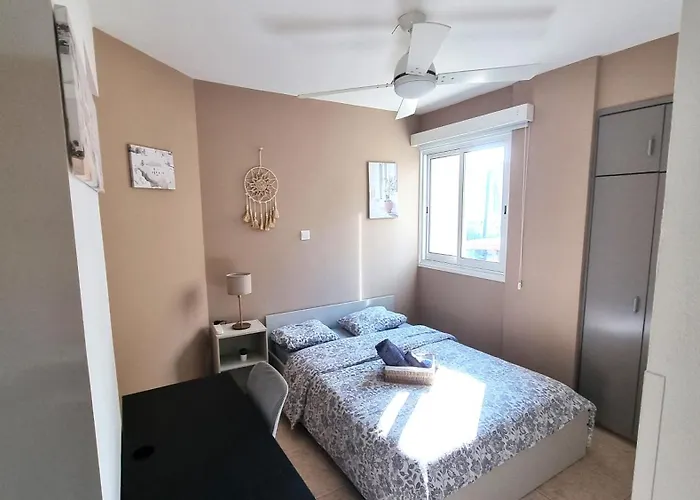 Апартаменты 5 Min Walk To Beach, Perfect Seaside Escape *