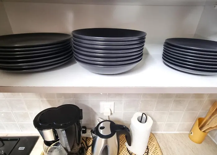 Апартаменты 5 Min Walk To Beach, Perfect Seaside Escape