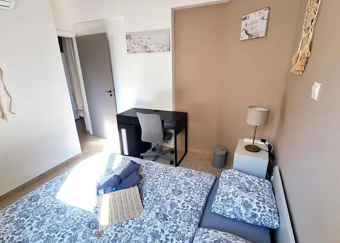 5 Min Walk To Beach, Perfect Seaside Escape Apartament Larnaca