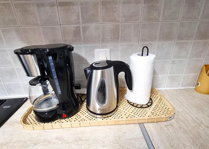 Апартаменты 5 Min Walk To Beach, Perfect Seaside Escape