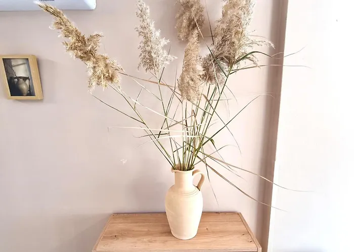 Apartament 5 Min Walk To Beach, Perfect Seaside Escape