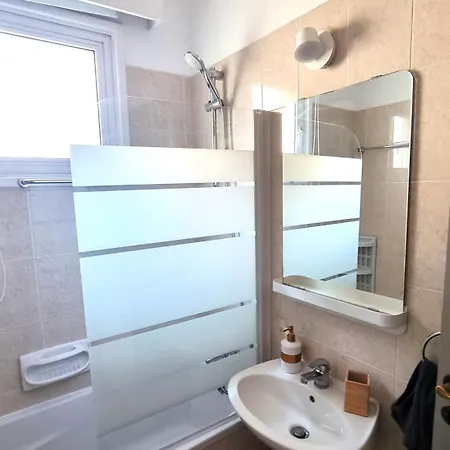 5 Min Walk To Beach, Perfect Seaside Escape アパート *